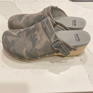 Earth Camouflage Mules